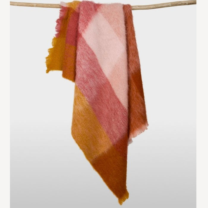 MANTA ESCARAY QUADROS No 4026: 52" x 79"