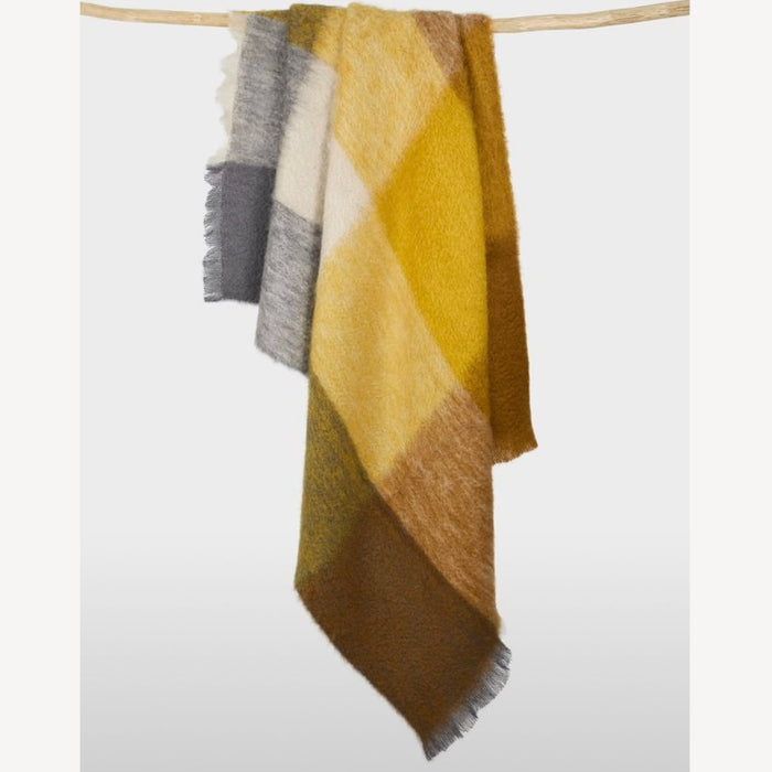 MANTA ESCARAY QUADROS No 3102: 52" x 79"