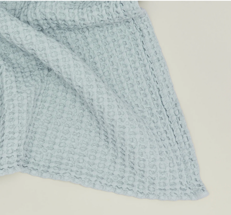 HAWKINS NY - SIMPLE WAFFLE TOWEL:  SKY