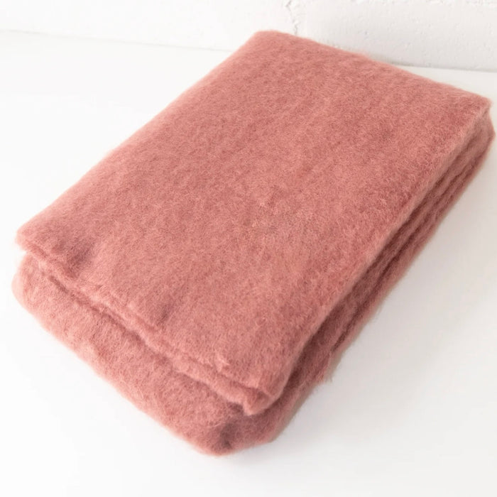 MANTA ESCARAY: THROW LISOS No 600,  52" x 79"