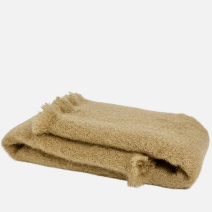 MANTA ESCARAY: THROW LISOS No 402,  52" x 79"