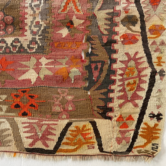 VINTAGE CORUM KILIM No 15  -  5' 4"X 7'1"