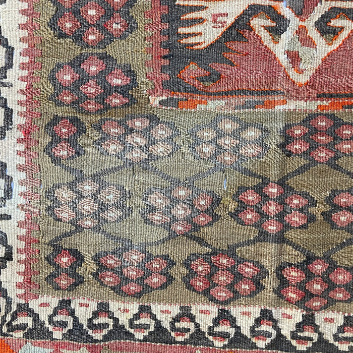 VINTAGE CORUM KILIM No 15  -  5' 4"X 7'1"