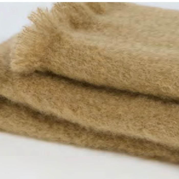 MANTA ESCARAY: THROW LISOS No 402,  52" x 79"