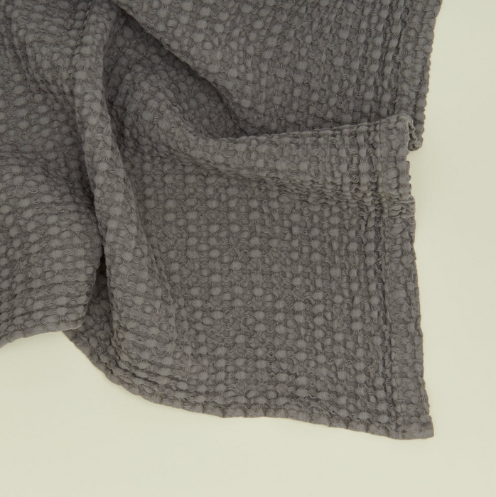 HAWKINS NY - SIMPLE WAFFLE TOWEL - DARK GREY